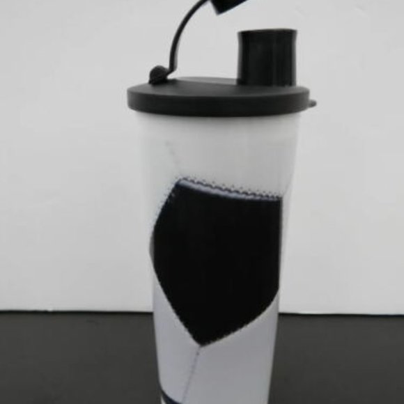 Tupperware® NEW Soccer Sports 16oz Tumbler FlipTop - Picture 3 of 3